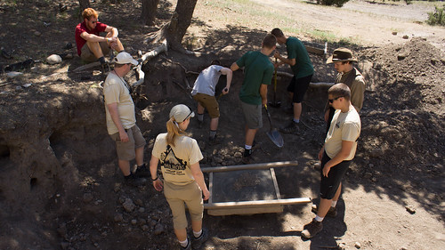 Making clay bricks at Abreu