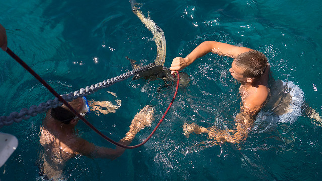 More fun with fouled anchor lines at Finikas, Syros